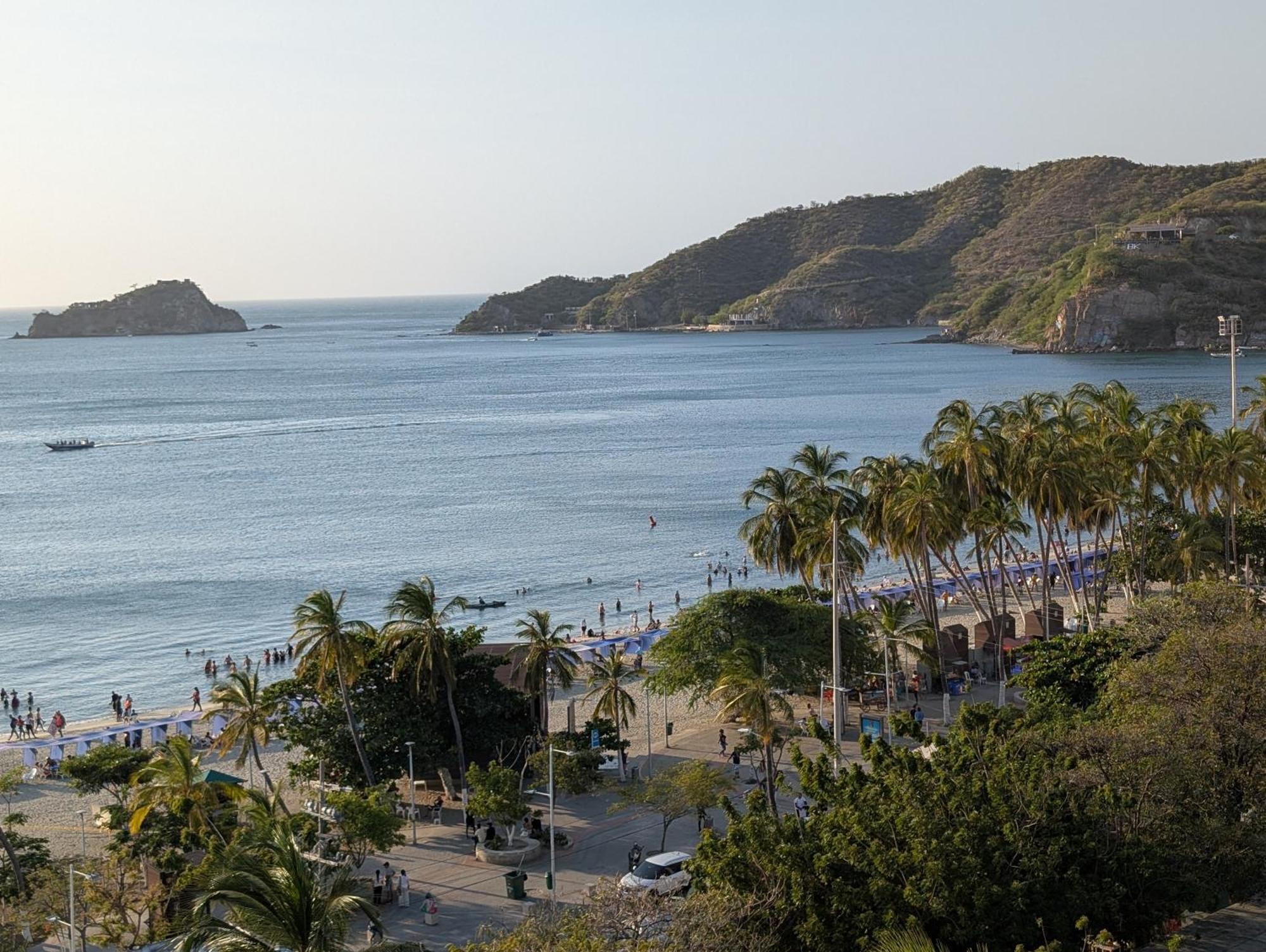 Edificio Macondo En El Rodadero Con Vista Al Mar, No Se Paga Manilla Gaira