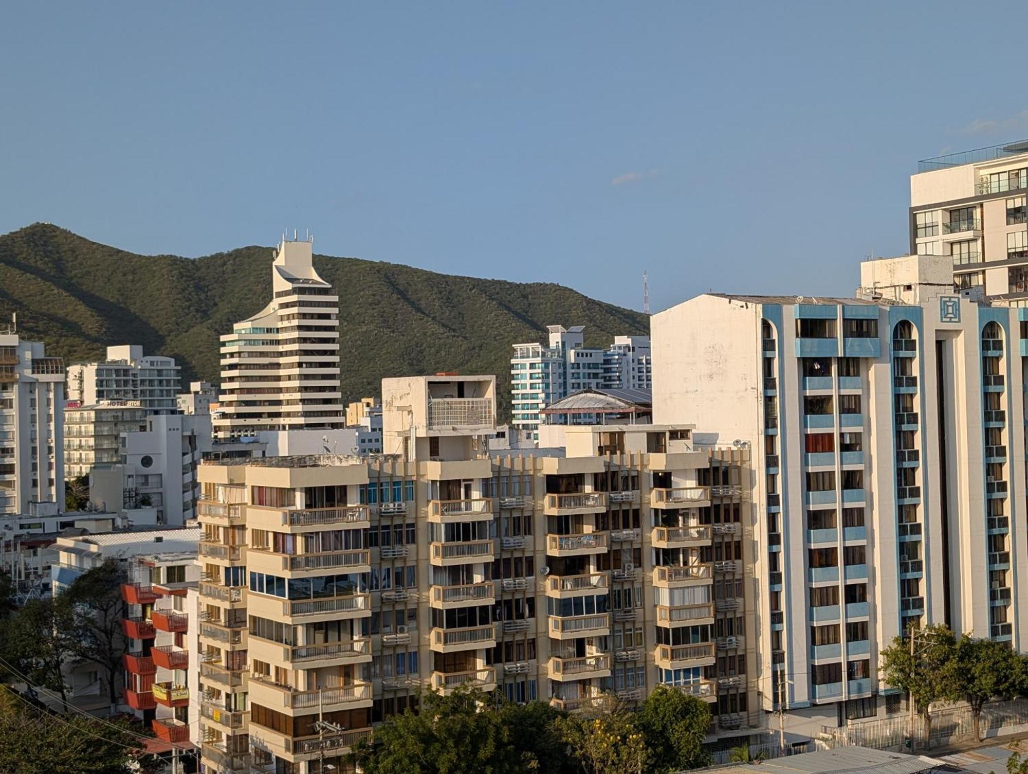 Edificio Macondo En El Rodadero Con Vista Al Mar, No Se Paga Manilla Apartment